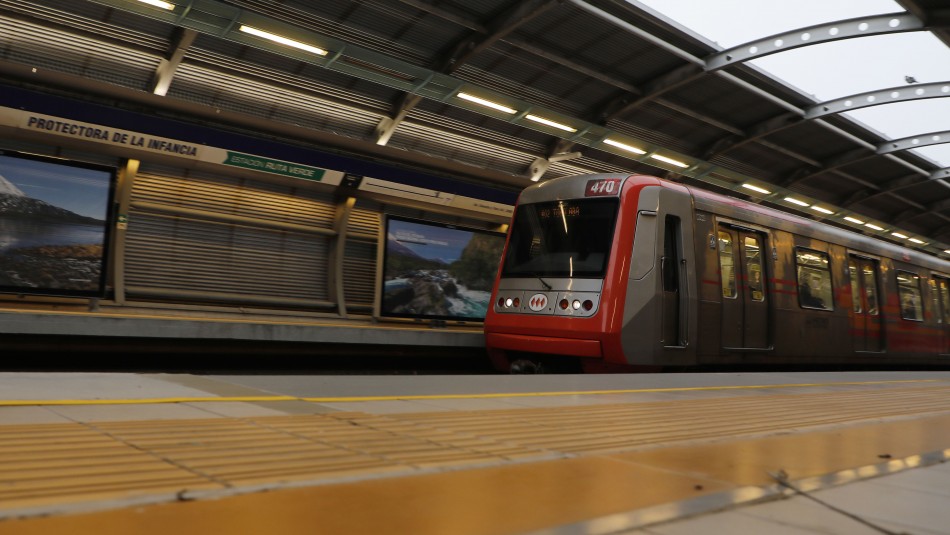 Metro de Santiago informa normalización de los servicios en la Línea 4