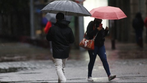 Lluvia en Santiago: precipitaciones llegan este viernes a la Región Metropolitana y podrían repetirse el domingo