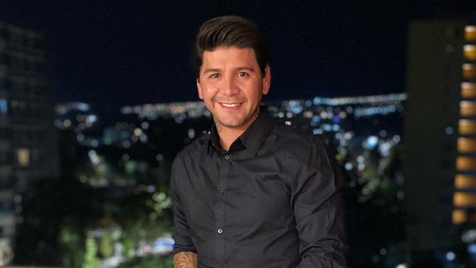 Edmundo Varas se tituló y anuncia que seguirá estudiando: Edmundo Varas se tituló y anuncia que seguirá estudiando: