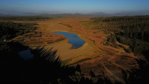 Sequía en embalses de la zona central: Reservas de agua registran mínimos históricos