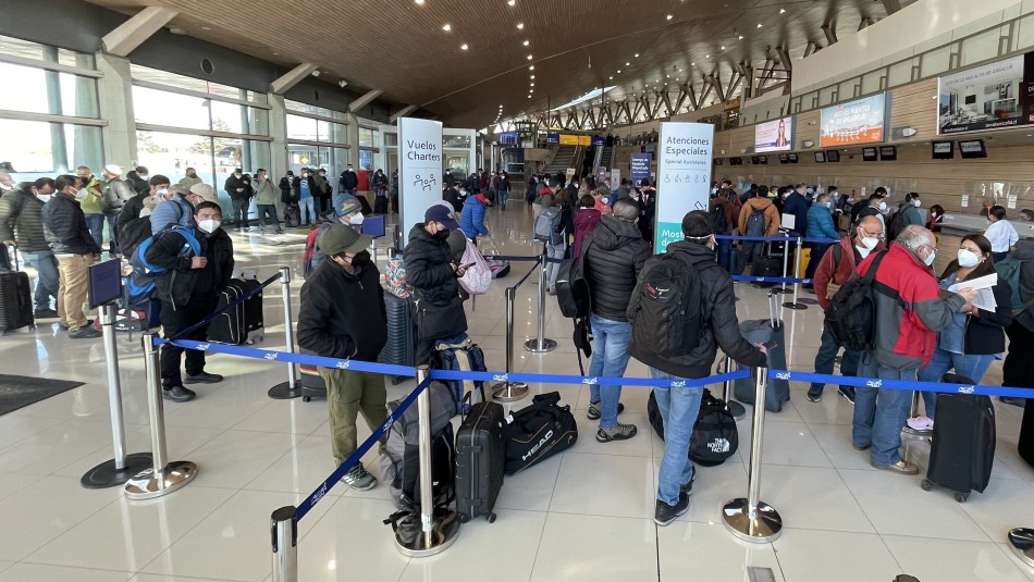 Broma le costará $500 mil: Hombre deberá donar dinero tras dar falso aviso de bomba en aeropuerto de Punta Arenas