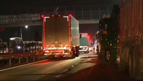 'Es vergonzoso que sigan matando gente': Ruta 5 Sur parcialmente interrumpida por manifestaciones de camioneros