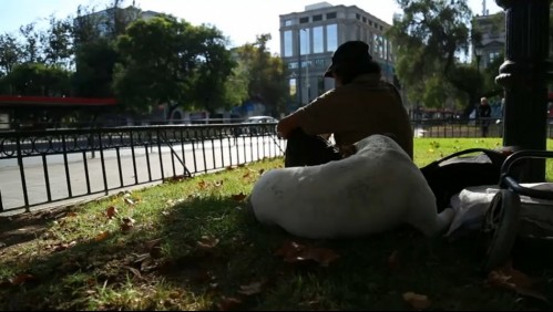 'La cárcel y el Sename producen gente en situación de calle': La dura realidad de las personas que viven en carpas