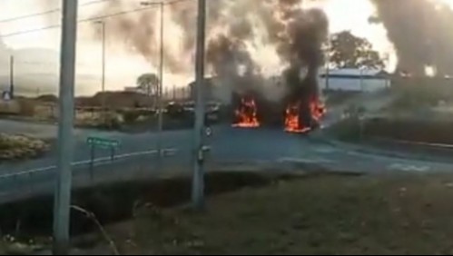 'Incremento de violencia': disparos y más de 30 camiones quemados deja un ataque incendiario en el Biobío