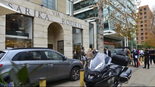 'Convertidas en búnker' y con guardias armados: Así pretenden reabrir la tienda de Las Condes asaltado dos veces