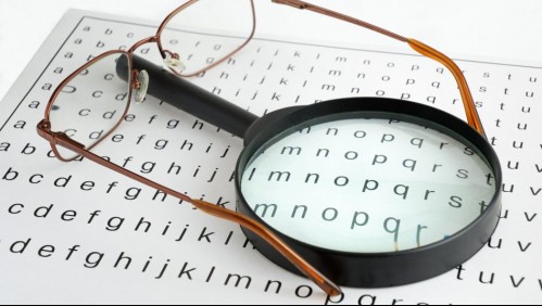 Preocupante aumento de miopía infantil en Chile: Experto explica cuál sería la razón