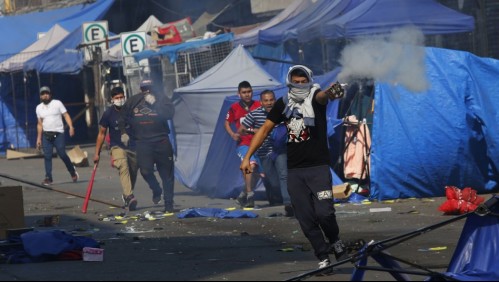 'Se sienten dueños de la calle': El complejo escenario que viven comerciantes por vendedores ilegales en Meiggs