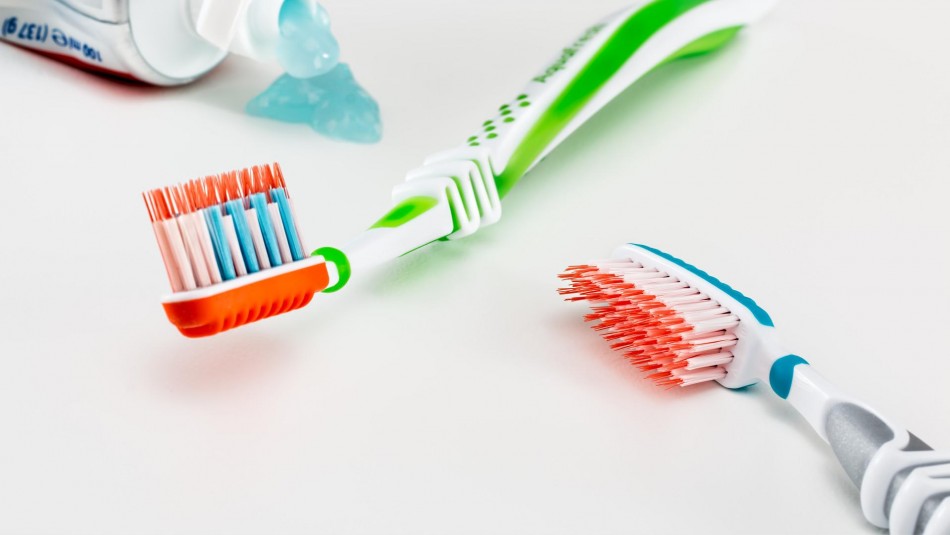 ¿Con o sin tapa? Así es como deberías guardar los cepillos de dientes ¿Con o sin tapa? Así es como deberías guardar los cepillos de dientes