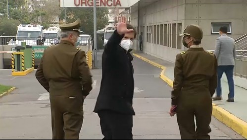 Presidente Gabriel Boric visita en el hospital a carabinero escolta herido en asalto de 'robo con secuestro'