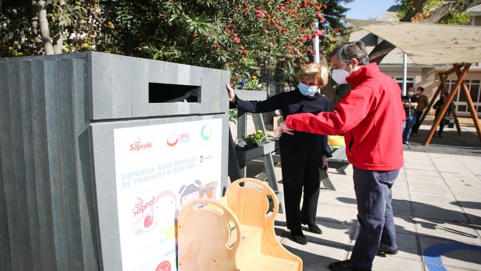 Soprole instala punto limpio en jardín infantil para reciclar envases de yoghurt y postres de todas las marcas