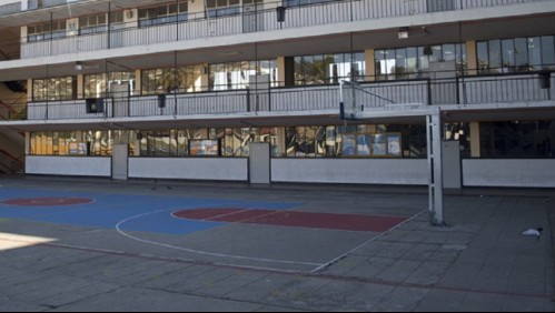 Colegio de Valparaíso instalará detectores de metales tras versiones que apuntan a circulación de armas en el recinto