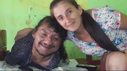 La historia del hombre sin brazos ni piernas que logró criar solo a sus dos hijas luego que su pareja lo abandonara