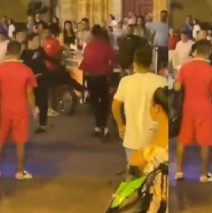 Dos imitadores de Michael Jackson se enfrentan a puños en una plaza, los multan y luego dan un show juntos Dos imitadores de Michael Jackson se enfrentan a puños en una plaza, los multan y luego dan un show juntos