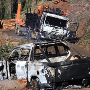 Reportan atentado incendiario en Arauco durante nuevo Estado de Excepción en Macrozona Sur Reportan atentado incendiario en Arauco durante nuevo Estado de Excepción en Macrozona Sur
