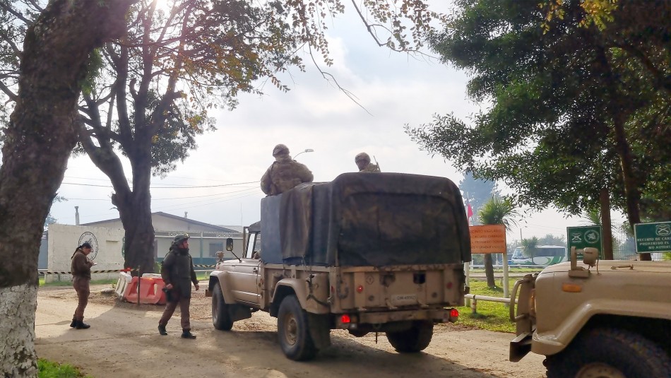 ataque-carabineros-arauco Al menos 60 encapuchados atacan a balazos a carabineros en un predio forestal del Biobío