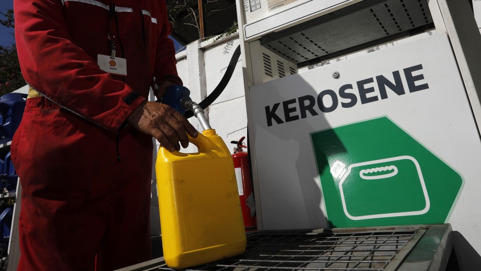 Precio de la parafina bajará $331,6 este jueves: Publican en el Diario Oficial ley que estabiliza valor del combustible Precio de la parafina bajará $331,6 este jueves: Publican en el Diario Oficial ley que estabiliza valor del combustible