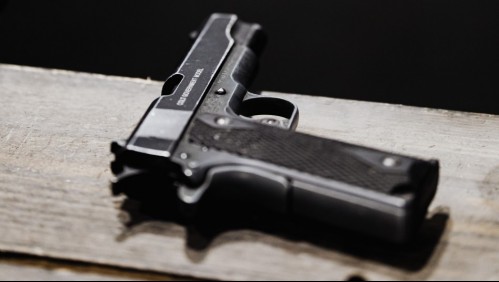 Hombre causó disturbios en un bar y descubrieron que era buscado por asesinato