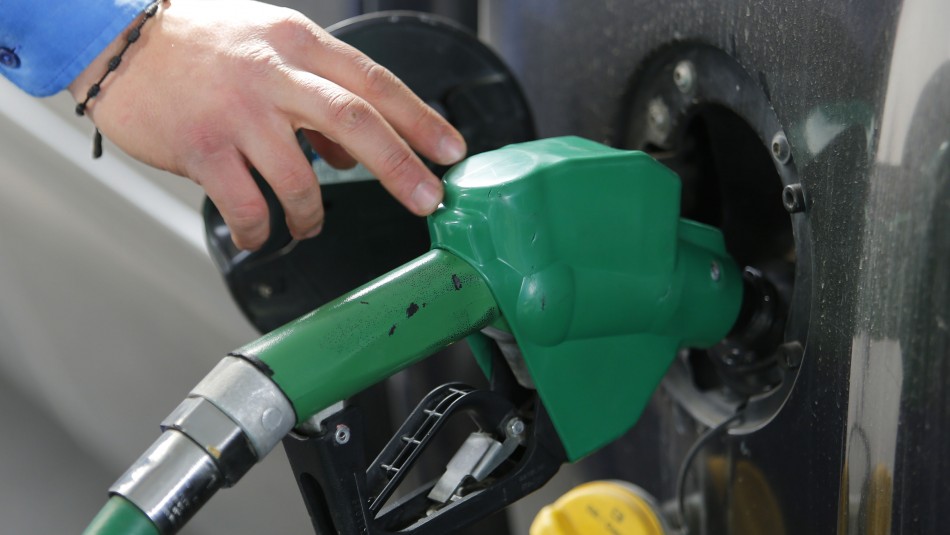 Se acabaron recursos del Mepco: Gobierno busca evitar brusca alza de bencinas que podría llegar a más de $400 por litro