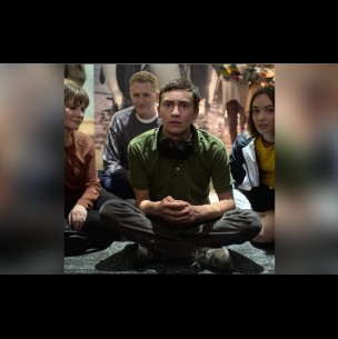 Así luce el protagonista de Atypical en la vida real: Tiene 29 años y lidera una banda de rock Así luce el protagonista de Atypical en la vida real: Tiene 29 años y lidera una banda de rock