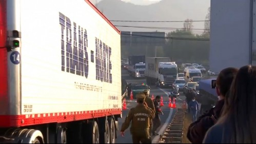 Carabinera balea a dos sujetos y logra frustrar robo de su auto y un camión que transportaba carne
