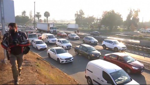 'Congestión de 8 kilómetros' en autopista Vespucio Norte con Ruta Los Libertadores tras asalto a camión