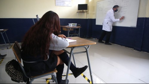 Minsal confirma la cantidad de alumnos vacunados que debe haber por sala para realizar clases