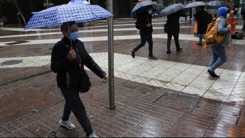Lluvia en Santiago 'se adelanta': revisa los horarios en que se esperan las precipitaciones de los próximos días