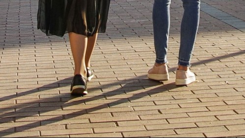 Municipalidad deberá pagar $15 millones a mujer que resultó con fracturas al caer por vereda en mal estado