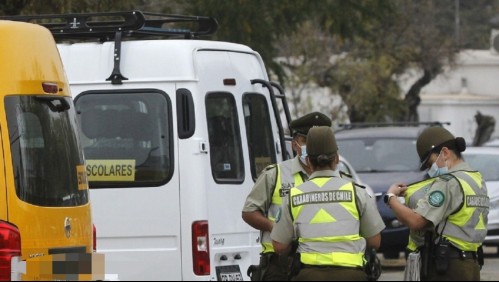 Violento robo a escolares afuera de su colegio terminó con uno de ellos herido a bala