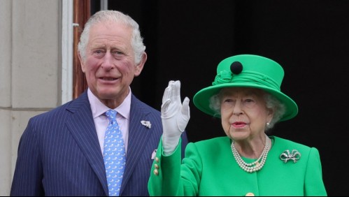 Reina Isabel II aparece por sorpresa para cerrar las celebraciones del 'jubileo de platino'