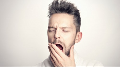 ¿Problemas para dormir? Estudio determina que 49,3% de pacientes con Covid prolongado tiene trastornos del sueño
