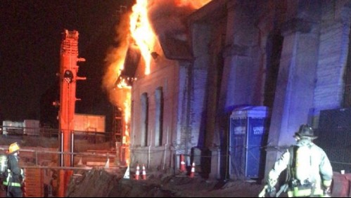 Incendio afecta a sector antiguo de Hospital del Salvador