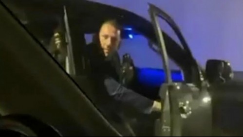 'Me muestra esta subametralladora': denuncian amenaza con arma de fuego de un PDI a una conductora