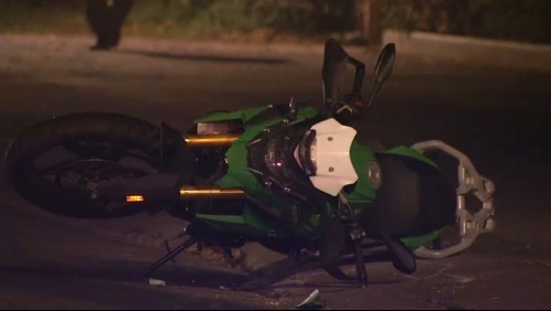 Persecución policial termina con conductor baleado y detenido por carabineros: Sujeto intentó atropellar a funcionarios