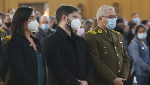 Presidente Gabriel Boric asiste al velorio del carabinero que murió tras recibir disparo en Pedro Aguirre Cerda