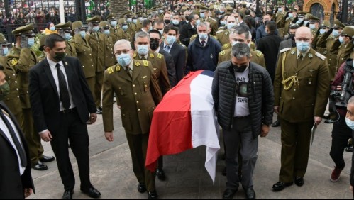Funeral de carabinero asesinado: recibe ascenso póstumo y familia acusa 'problema de Estado que se escapó de las manos'
