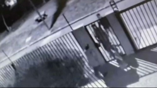 Vecinos armados frustran el robo de una casa: sujetos huyen disparando a bordo de un auto de alta gama