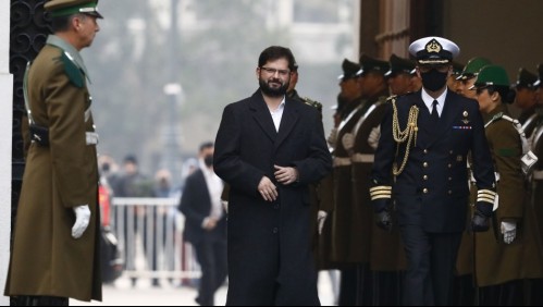 Gabriel Boric retoma actividades presenciales tras superar molestias por la vacunación con cuarta dosis