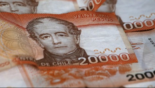 Sueldos de $150 millones: Proyecto busca terminar con altos salarios de conservadores de bienes raíces de Santiago