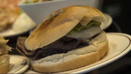 Regalan churrascos a cambio de un 7: Local de comida rápida busca incentivar el estudio en niños