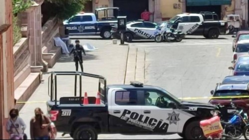 Sicario asesina a quemarropa a una madre y sus hijos en una plaza: solo se salvó el padre en el tiroteo
