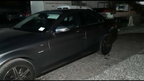 Violenta encerrona en Las Condes: Delincuentes disparan al aire, roban el auto y lo abandonan en La Pintana