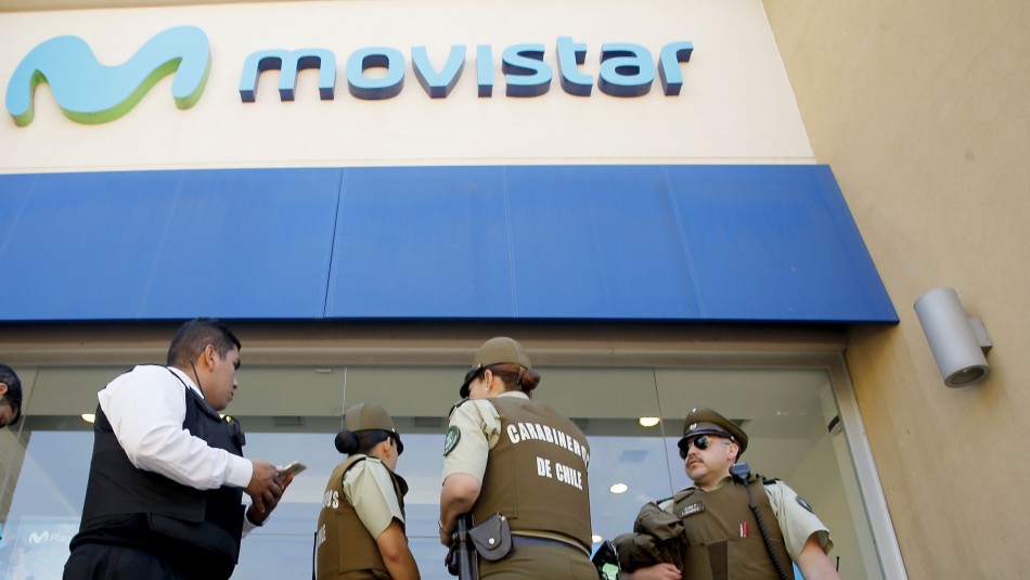 Uno de los sujetos simuló ser cliente: Delincuentes armados roban gran cantidad de celulares en tienda Movistar