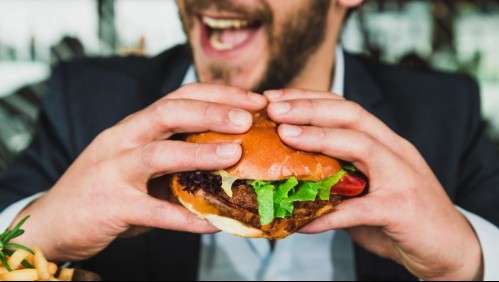 Se hospedó en un hotel para comer y descansar a su antojo durante varios días antes de irse sin pagar