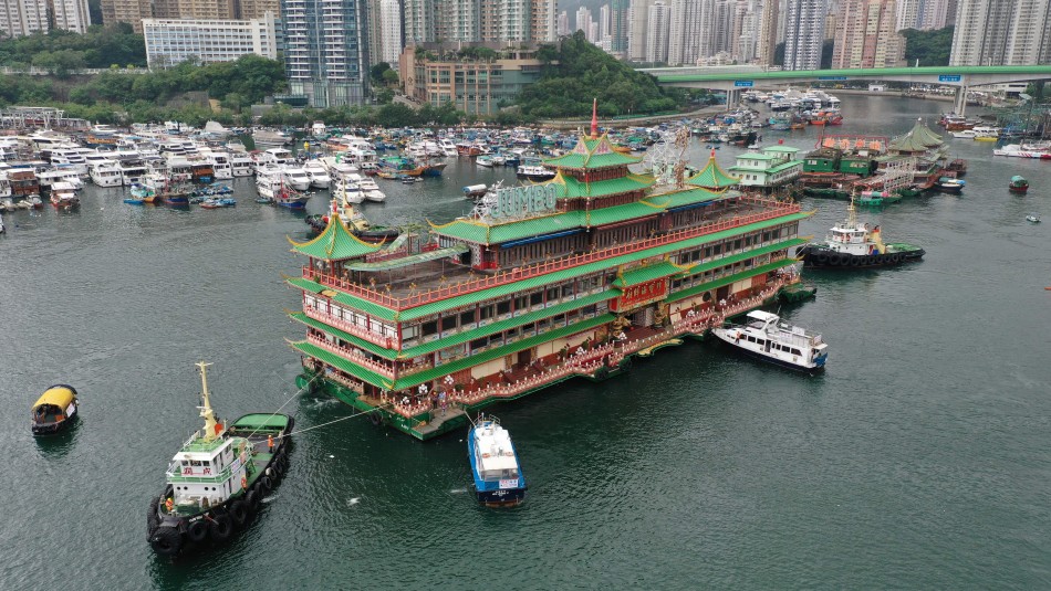 ¿Zozobró?, ¿naufragó?: crece el misterio en torno a famoso restaurante flotante de Hong Kong