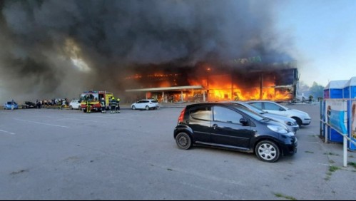 Misil ruso impacta en concurrido centro comercial de Ucrania: confirman 10 muertos y más de 40 heridos