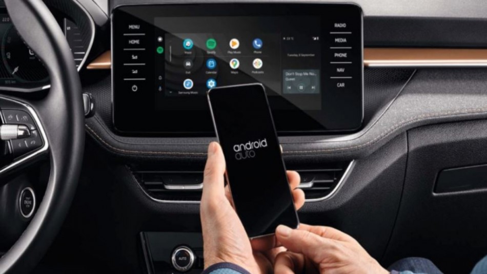 Carga sin cables: Qué son las 'cabinas telefónicas' que vienen integradas a los nuevos automóviles y cómo funcionan