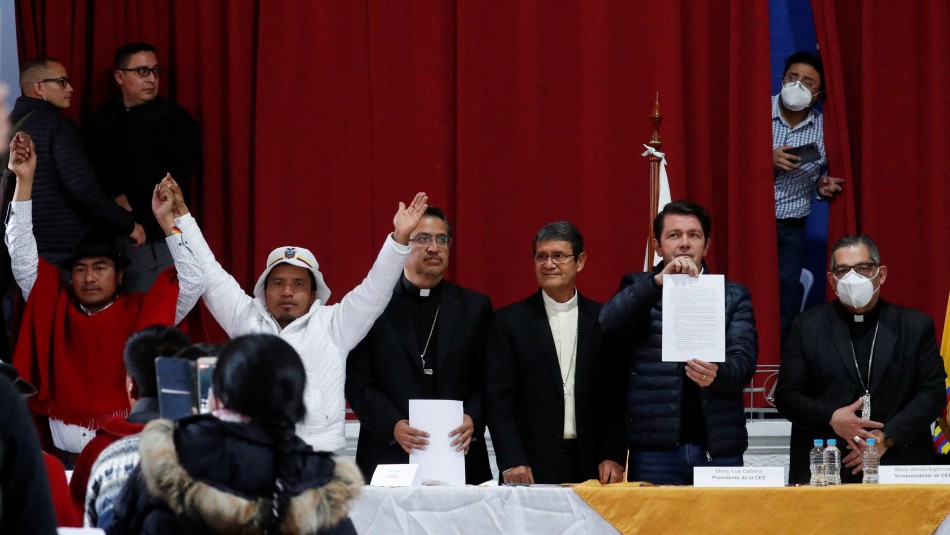 Gobierno e indígenas de Ecuador ponen fin a protestas con rebaja de combustibles Gobierno e indígenas de Ecuador ponen fin a protestas con rebaja de combustibles