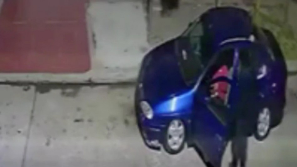 Conductor se quedó dormido y un policía le robó el celular: Habría sufrido amenazadas para no denunciarlo Conductor se quedó dormido y un policía le robó el celular: Habría sufrido amenazadas para no denunciarlo