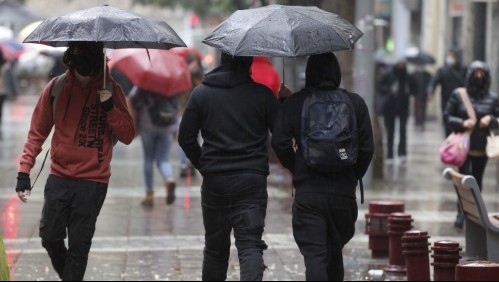 Lluvia en Santiago: revisa hasta qué hora se extenderán las precipitaciones en la RM este viernes
